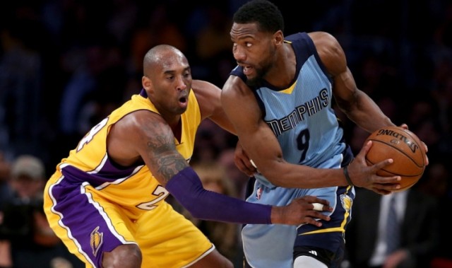 开云平台-肯扬·马丁谈历史前5防守者：手套、科比、阿伦、自己、魔兽