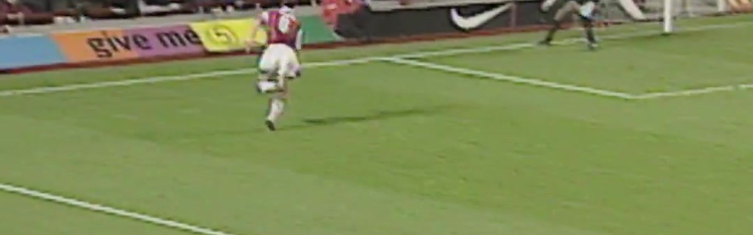 29年前维埃拉开启枪手传奇生涯：405场10冠铸就辉煌