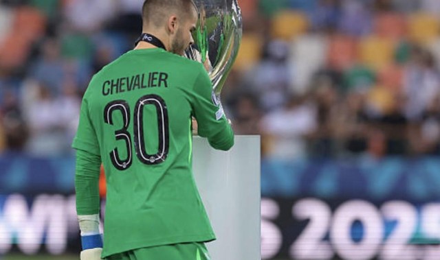 TA：在大巴黎看来，舍瓦利耶加盟后他们的战术上限更高